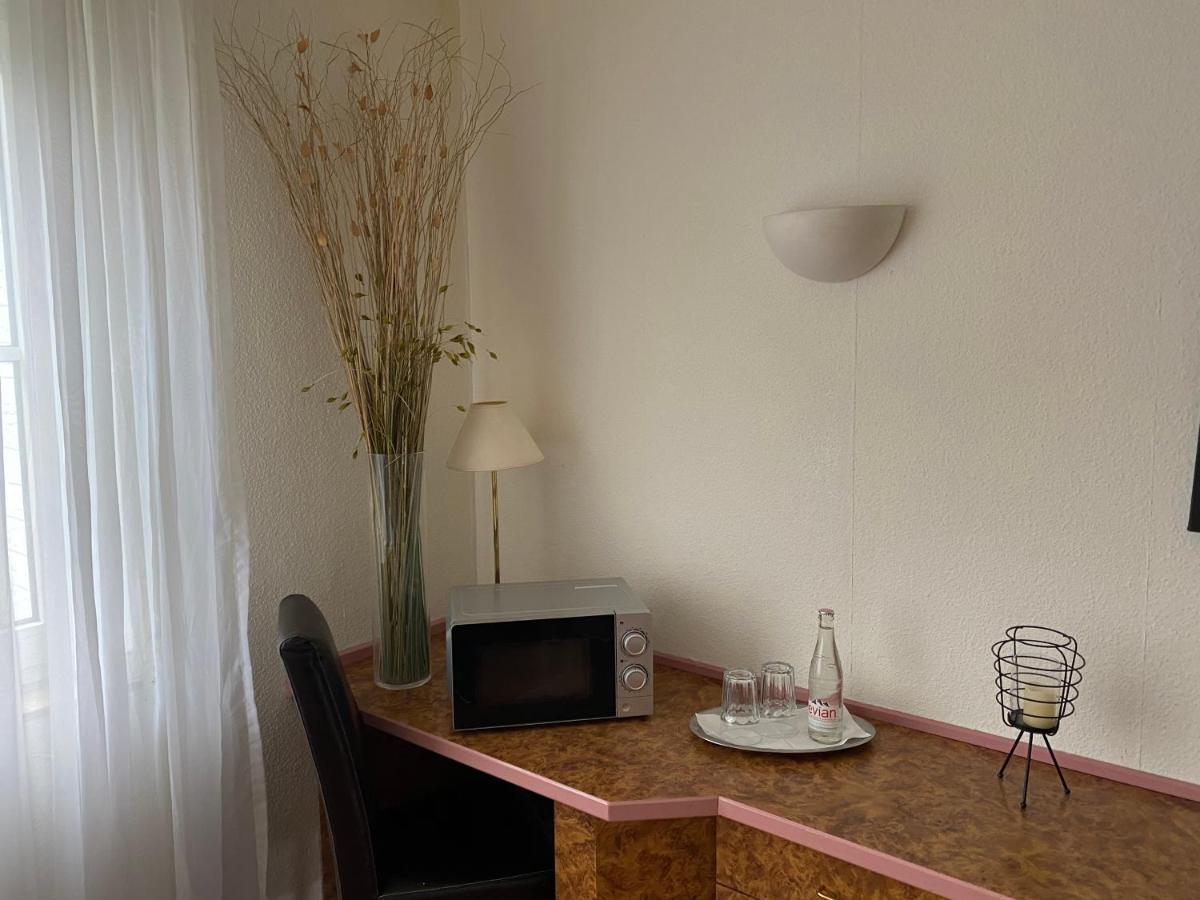 Am Park - Krefeld - Duesseldorf 3*